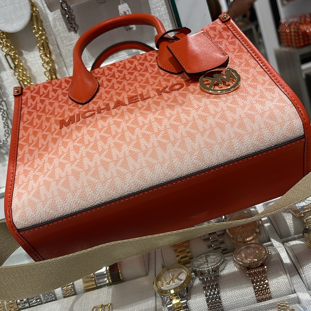 Michael Kors Mirella Small Ombré Signature Logo Crossbody XBODY Shopper Bag
NWT - Picture 8 of 16